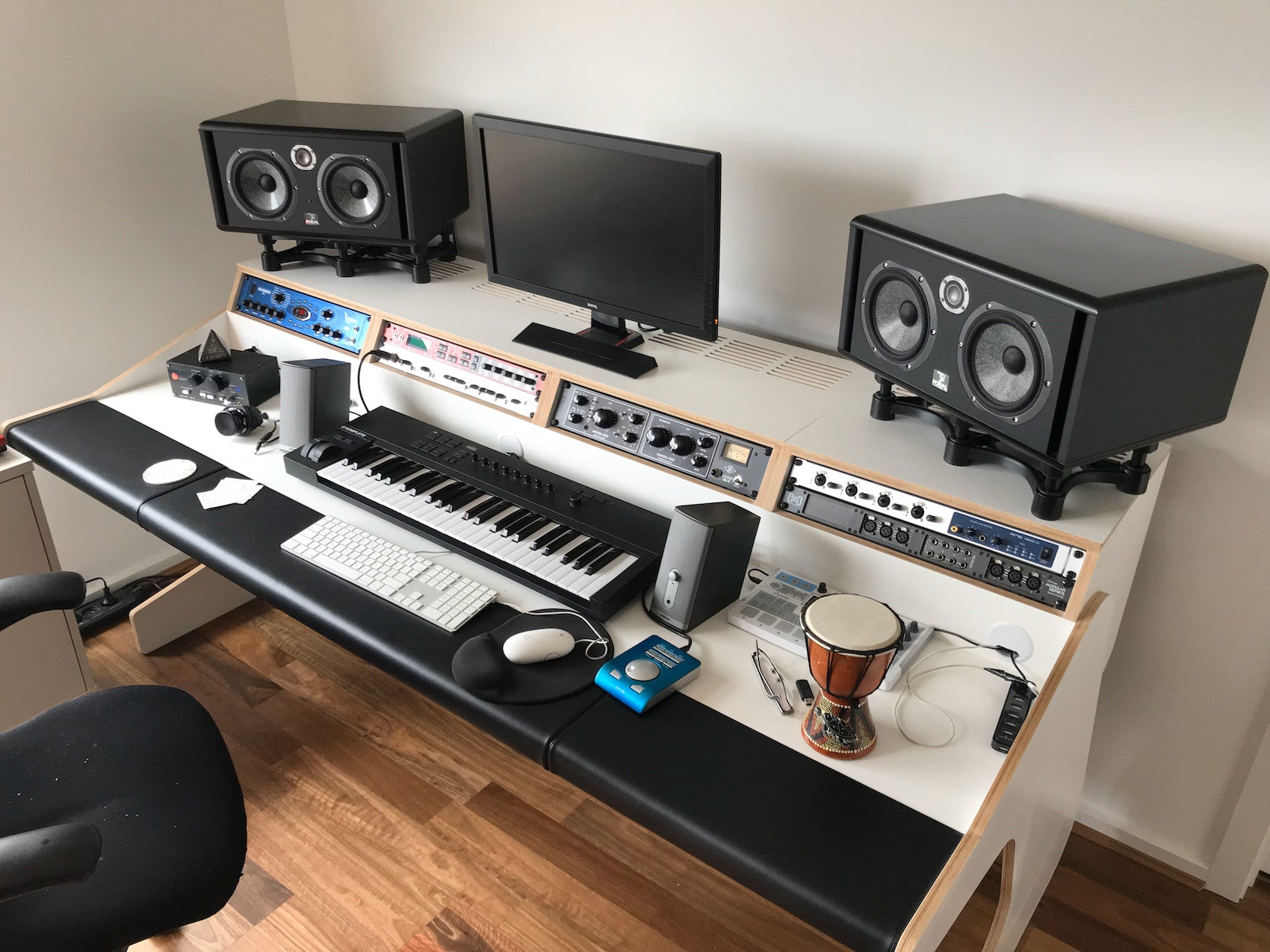 Upward Studios 2116 Desk